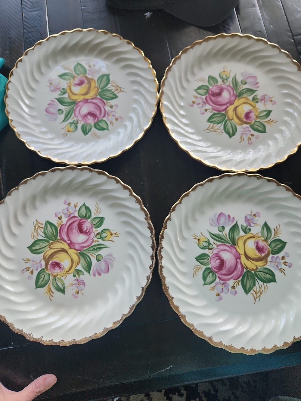 Floral Gold-Rim Porcelain Dessert Plates - Set of 4